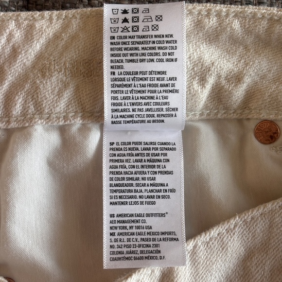 American Eagle Outfitters Women's Off White SZ 8 Shorts Patriotic Back Pockets - Picture 8 of 9
